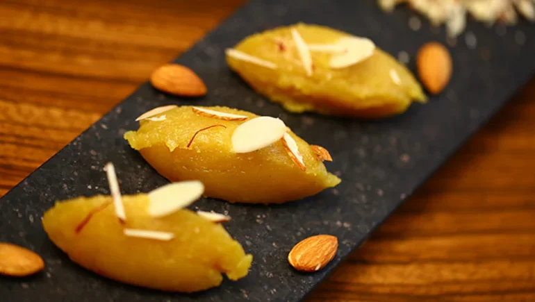 कब है गुरु पूर्णिमा का पर्व? जानें तिथि, मुहूर्त, महत्व और प्रसाद रेसिपी