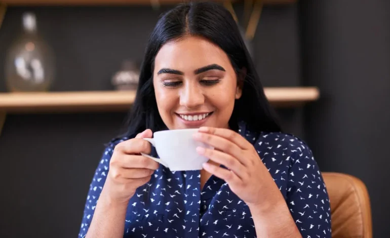 दिन में कितनी बार चाय पीना है सही? एक्सपर्ट से जानें