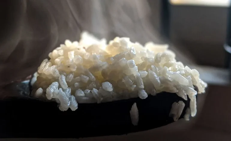 सरकार पर भी पड़ी महंगाई की मार, बढ़ सकती हैं सब्सिडी वाले आटा-चावल की कीमत