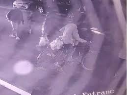 Indore Road Murder: इंदौर में लुटेरों ने बुजुर्ग की हत्या की