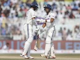 Kolkata Test Twist: भारत का चौथा विकेट गिरा, 124 रन का टारगेट; जुरेल-पंत आउट, गिल अस्पताल में भर्ती